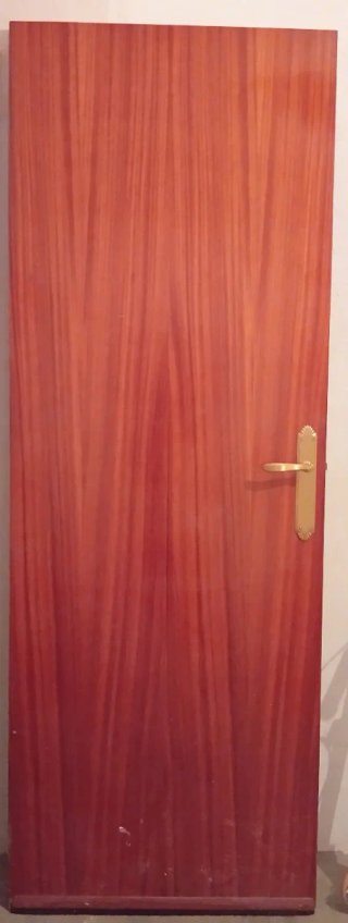 Puerta de interior de madera
