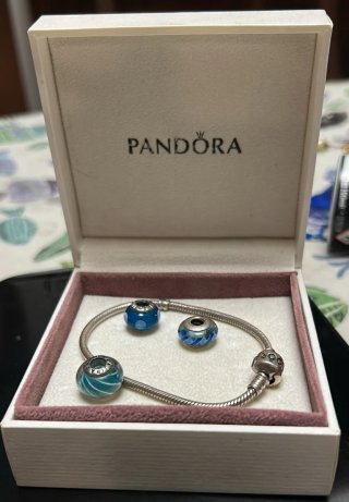 Pulsera Pandora con 3 charms
