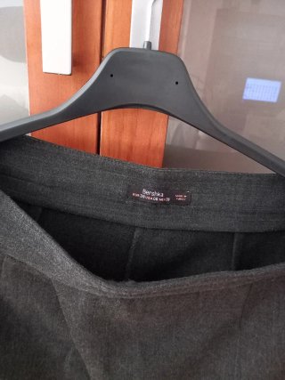 Pantalón corto Bershka gris talla M