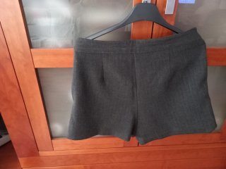 Pantalón corto Bershka gris talla M