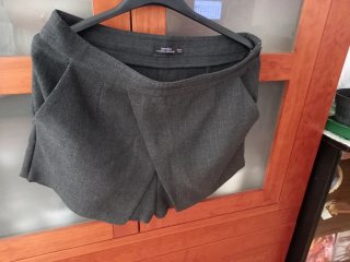 Pantalón corto Bershka gris talla M