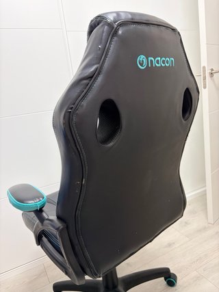 Silla de escritorio negra y turquesa