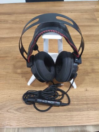 Auriculares Combatwing Gaming con Micrófono y luz