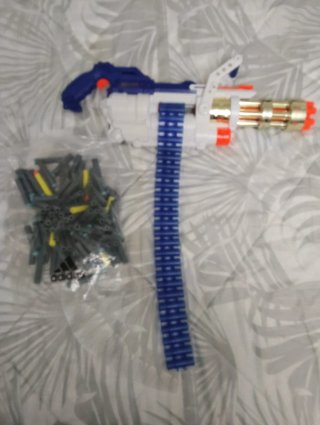 Pistola de juguete tipo Gatling con munición