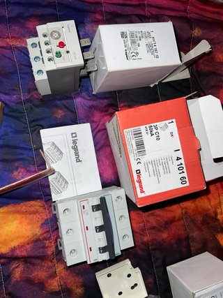 Lote Material Eléctrico Industrial Nuevo