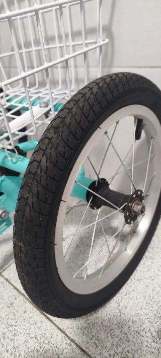 Triciclo Azul con Cesta