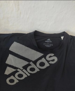 Camiseta Adidas FreeLift Talla L