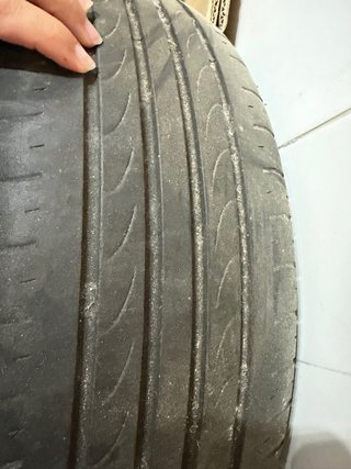 Llanta Mercedes 190e con Neumático
