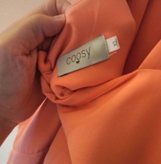 Vestido coral cuello halter Cossy Talla XL