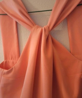 Vestido coral cuello halter Cossy Talla XL