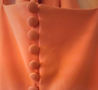 Vestido coral cuello halter Cossy Talla XL