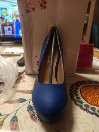 Zapatos de tacón azulina nuevos son dos pares