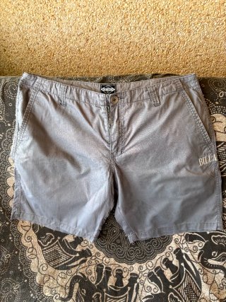 Pantalón corto Billabong gris