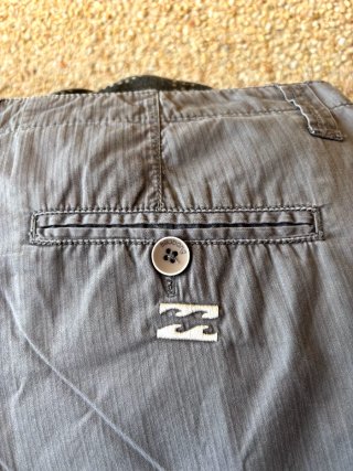 Pantalón corto Billabong gris