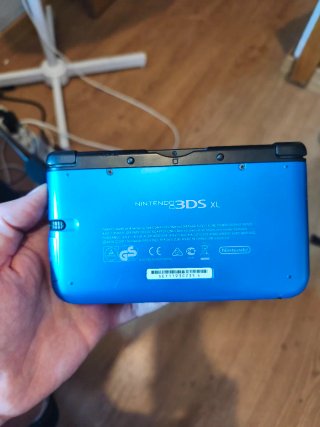 Nintendo 3DS XL  + Cargador y Lápiz