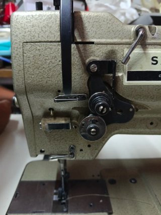Máquina de coser industrial Singer 211U566A