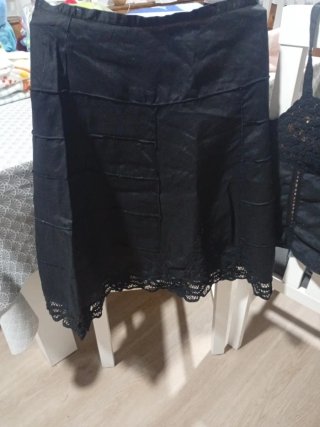 Falda negra talla S con encaje y top talla M