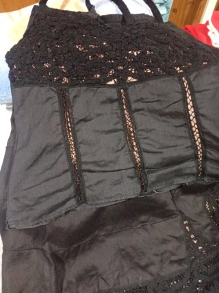 Falda negra talla S con encaje y top talla M