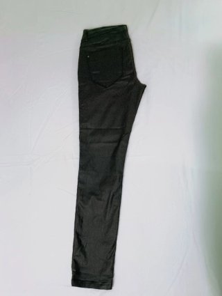 Pantalón Janira efecto piel negro