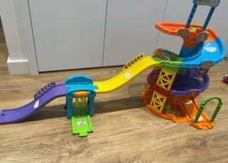 Paquete de 3 Pistas y 7 coches Tut Tut Flitzer