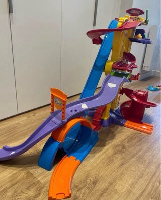 Paquete de 3 Pistas y 7 coches Tut Tut Flitzer