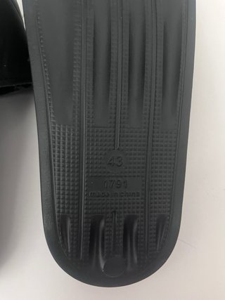 Chanclas Oakley Negras y Grises