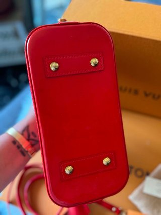 Louis Vuitton Alma BB Rossa Vernice