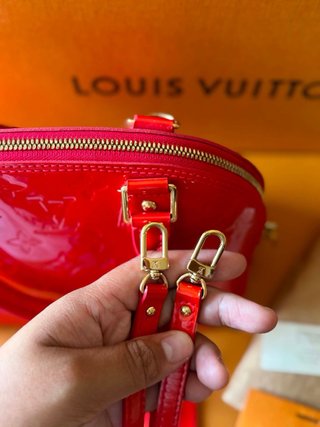 Louis Vuitton Alma BB Rossa Vernice