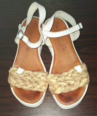Sandalias Pura Vida Blancas y Beige