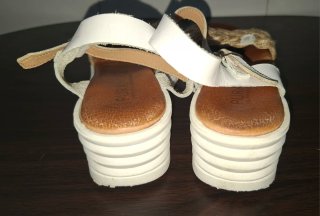 Sandalias Pura Vida Blancas y Beige