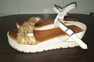 Sandalias Pura Vida Blancas y Beige
