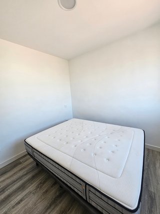 Cama 150x190 con base tapizada