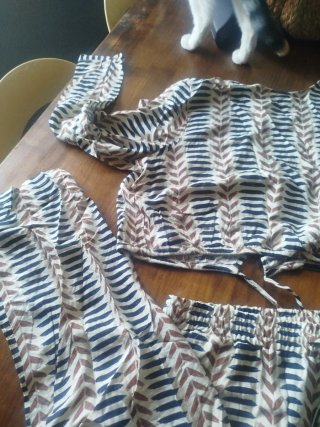 Conjunto estampado beige y azul