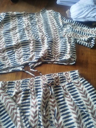 Conjunto estampado beige y azul