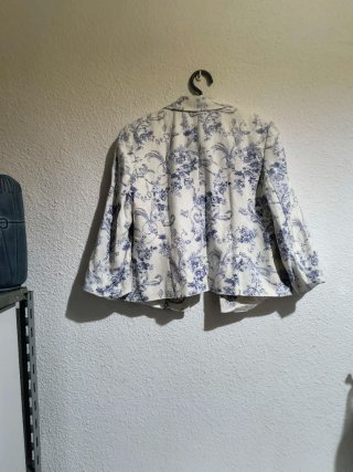 Chaqueta corta estampada floral