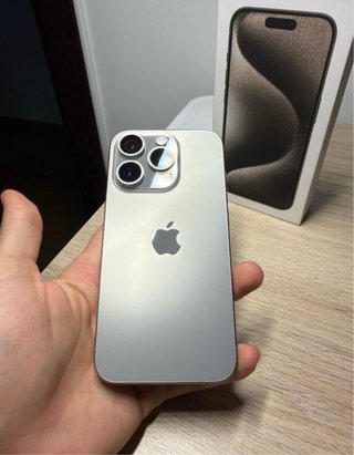 iPhone 15 Pro 256GB Titaneo
