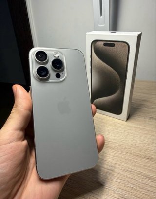 iPhone 15 Pro 256GB Titaneo