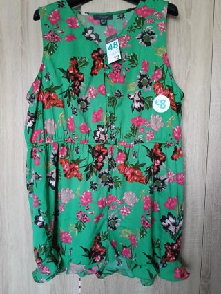 Mono floral verde Primark talla 48 sin estrenar