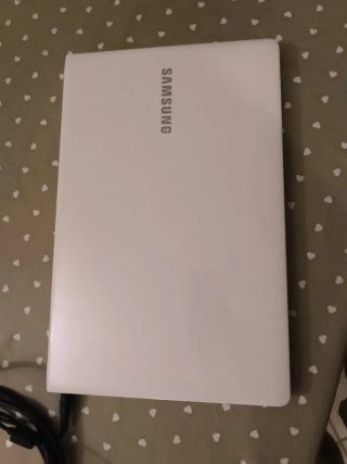 Samsung 15,6" NP450R5E Portatile i3 8gb ram Bianco