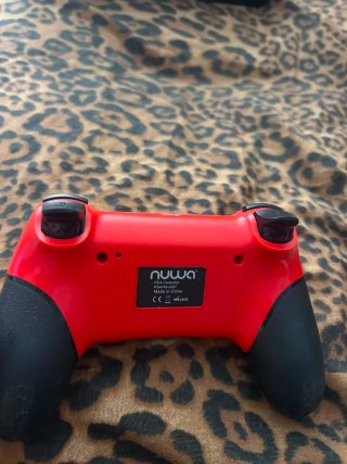 Mando PS4 Rojo y Negro COMPATIBLE