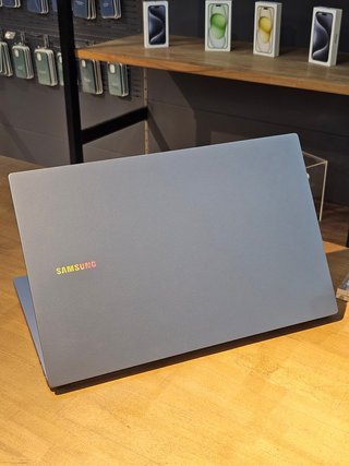 SAMSUNG BOOK 4 15,6" i7 512GB 16 RAM