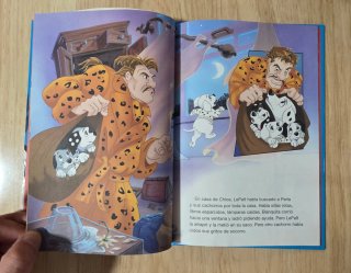 Clásico cuento Disney. "102 Dálmatas". Salvat.