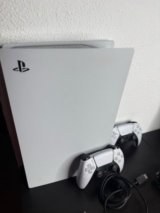 Playstation 5 + 2 Mandos PS5
