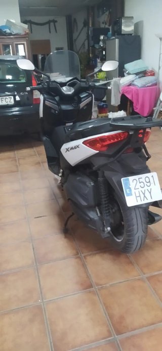 Yamaha XMAX 400 Maxi Scooter