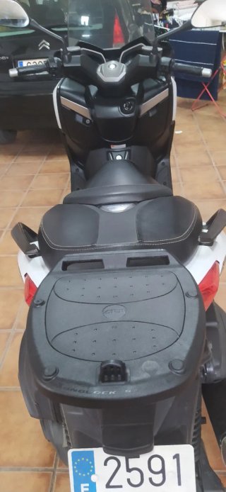 Yamaha XMAX 400 Maxi Scooter