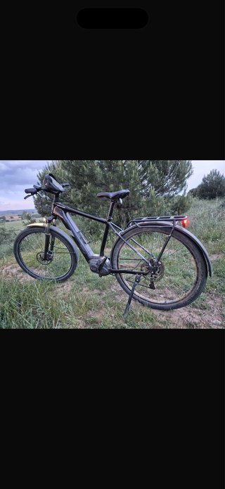 Bicicleta eléctrica negra