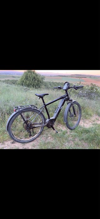 Bicicleta eléctrica negra