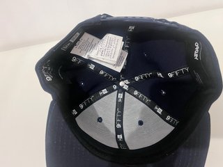 Gorra Oakley Snap Back (azul marino)