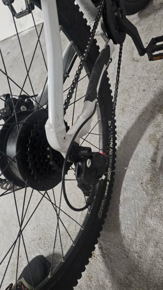 Bicicleta Eléctrica Blanca