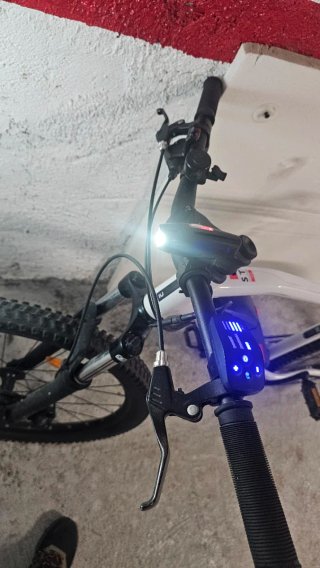 Bicicleta Eléctrica Blanca